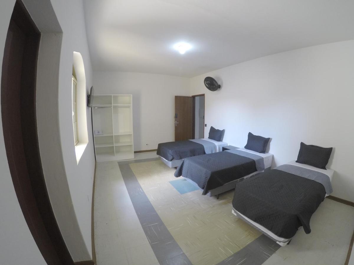 Quartos Delfim Moreira * Varginha (Minas Gerais)